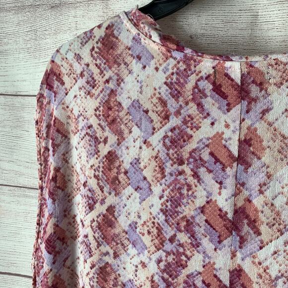 Dear John Pink Geometric Pattern Blouse Sleeveless Scoop Neckline Top Size M - Picture 14 of 15